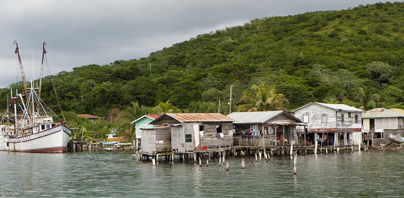 impressive islands in Honduras