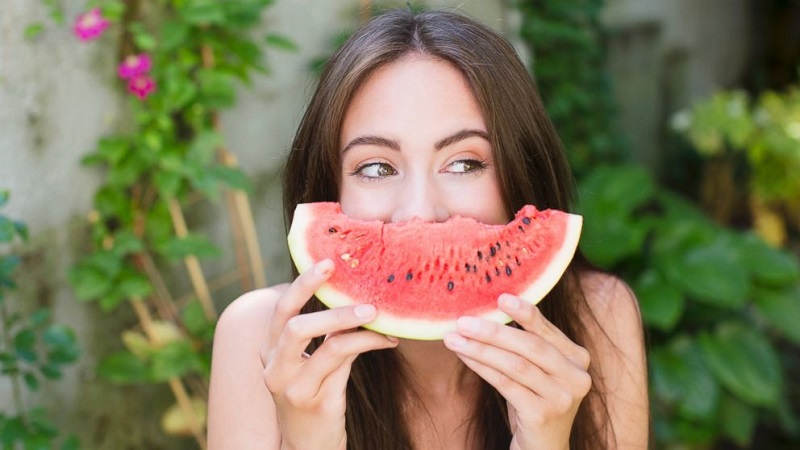 6 Benefits of eating watermelon during pregnancy
